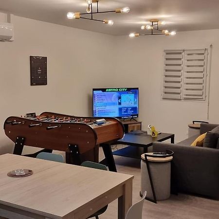 Belle Maison Climatisee Renovee Pac-Man Entre Collegues, Amis, Famille - Barbecue - Netflix - Prime - Baby Foot 50Cts Saint-Seurin-sur-l'Isle Εξωτερικό φωτογραφία