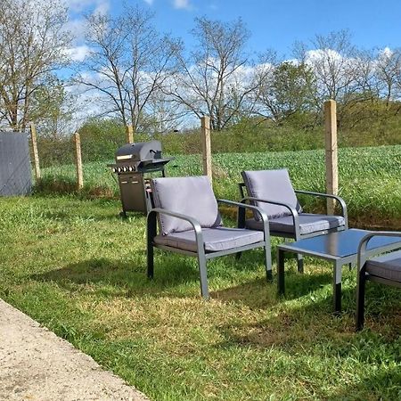 Belle Maison Climatisee Renovee Pac-Man Entre Collegues, Amis, Famille - Barbecue - Netflix - Prime - Baby Foot 50Cts Saint-Seurin-sur-l'Isle Εξωτερικό φωτογραφία