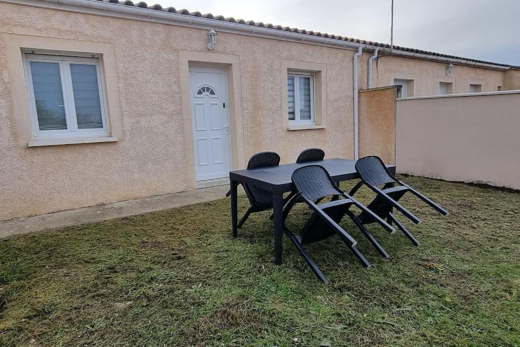 Belle Maison Climatisee Renovee Pac-Man Entre Collegues, Amis, Famille - Barbecue - Netflix - Prime - Baby Foot 50Cts Saint-Seurin-sur-l'Isle Εξωτερικό φωτογραφία