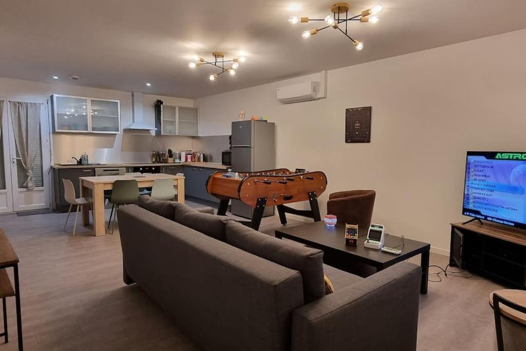 Belle Maison Climatisee Renovee Pac-Man Entre Collegues, Amis, Famille - Barbecue - Netflix - Prime - Baby Foot 50Cts Saint-Seurin-sur-l'Isle Εξωτερικό φωτογραφία