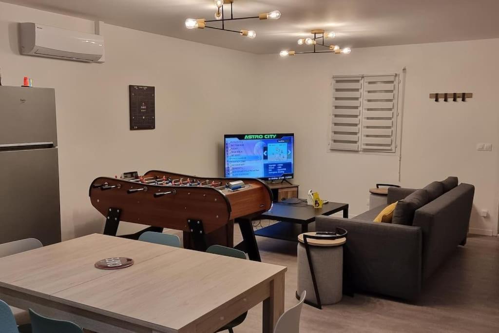Belle Maison Climatisee Renovee Pac-Man Entre Collegues, Amis, Famille - Barbecue - Netflix - Prime - Baby Foot 50Cts Saint-Seurin-sur-l'Isle Εξωτερικό φωτογραφία