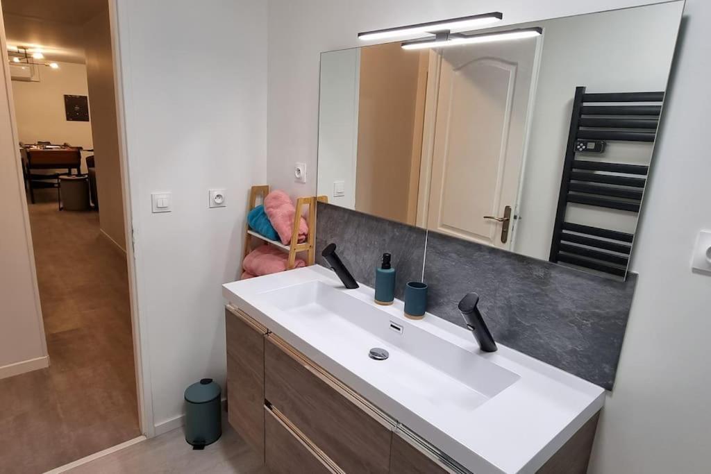 Belle Maison Climatisee Renovee Pac-Man Entre Collegues, Amis, Famille - Barbecue - Netflix - Prime - Baby Foot 50Cts Saint-Seurin-sur-l'Isle Εξωτερικό φωτογραφία